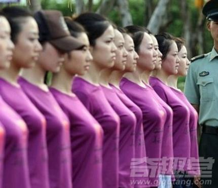 韩国女兵不戴内衣图_性感韩国美女内衣图